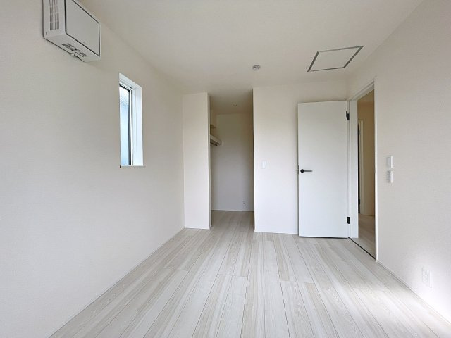 新築戸建・新築建売　玉村町斎田第2期　玉村小学校・玉村中学校の洋室|WIC付きの6.7帖の洋室は広々としておりご夫婦の主寝室としておすすめです！