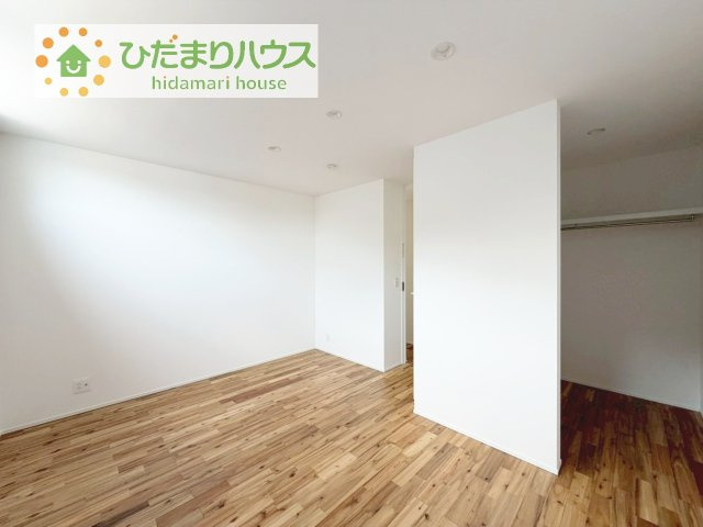 【寝室】 | 坂東市馬立　中古戸建 | ゆとりのある主寝室！ご家族全員で寝れちゃいます♪