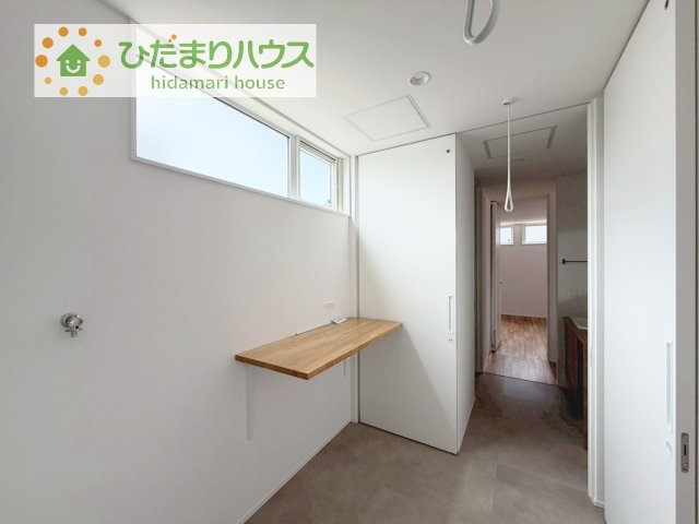 【ランドリースペース】 | 坂東市馬立　中古戸建 | ランドリースペースにはカウンター完備♪