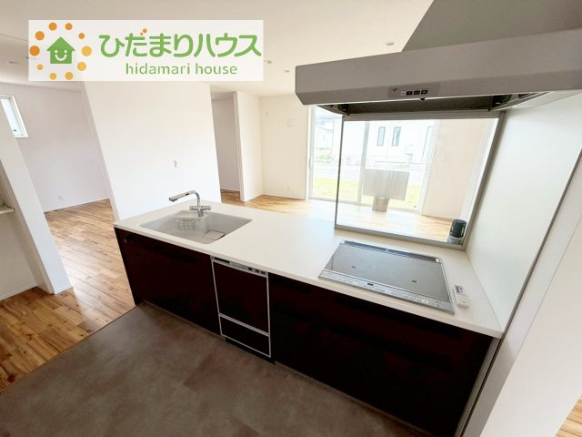 【キッチン】 | 坂東市馬立　中古戸建 | 料理をしながらでも、ご家族との会話を楽しめる対面式キッチン♪