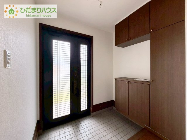【玄関】 | 阿見町阿見　中古戸建 | 家族の靴をたっぷり収納！大型シューズクローゼット付き(^^♪