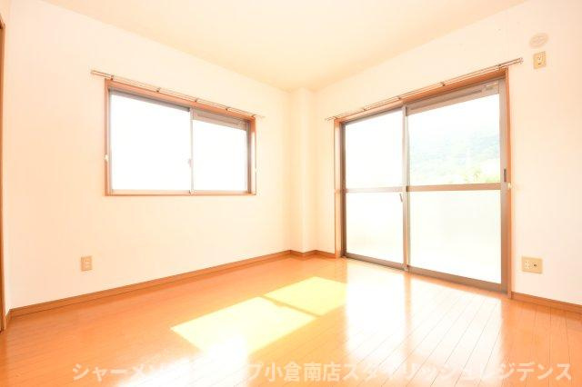 エムズ葛原の洋室