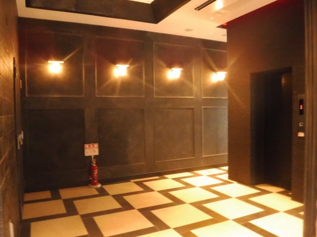 LROCKS [ロックス]のエントランス