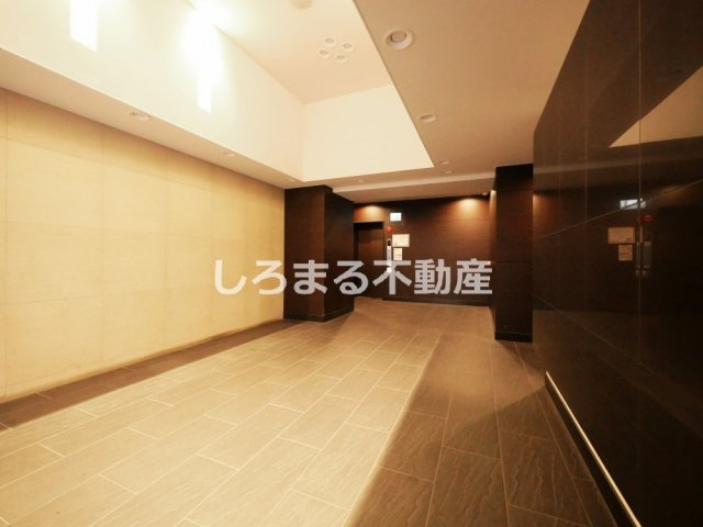 ドゥーエなんば南のロビー