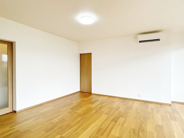 都城市吉尾町の中古一戸建の居間・リビング