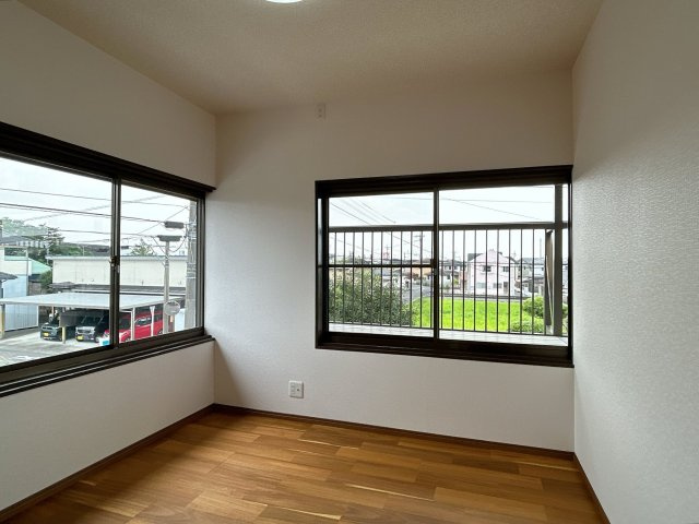 都城市吉尾町の中古一戸建の洋室