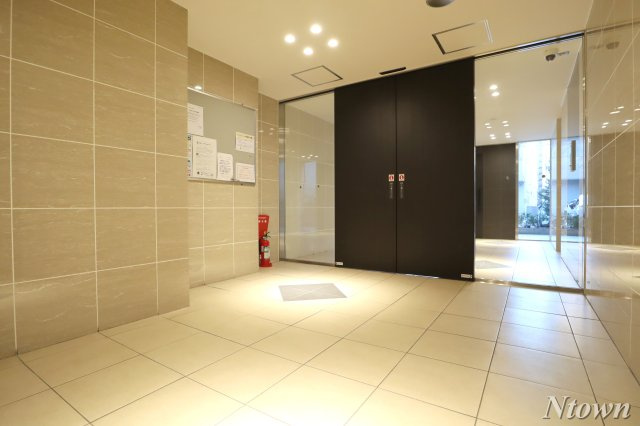 【ロビー】 | ディアレイシャス泉 | 建物の内部です
