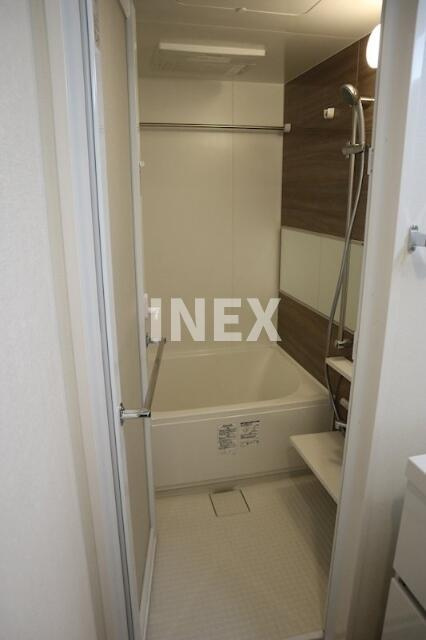 横浜市中区福富町東通の賃貸マンションの浴室