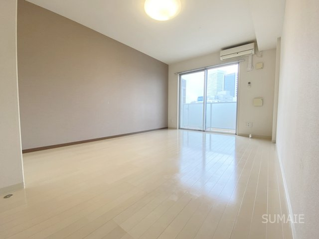 アイビーコートの居間・リビング|南向きのお部屋です！
