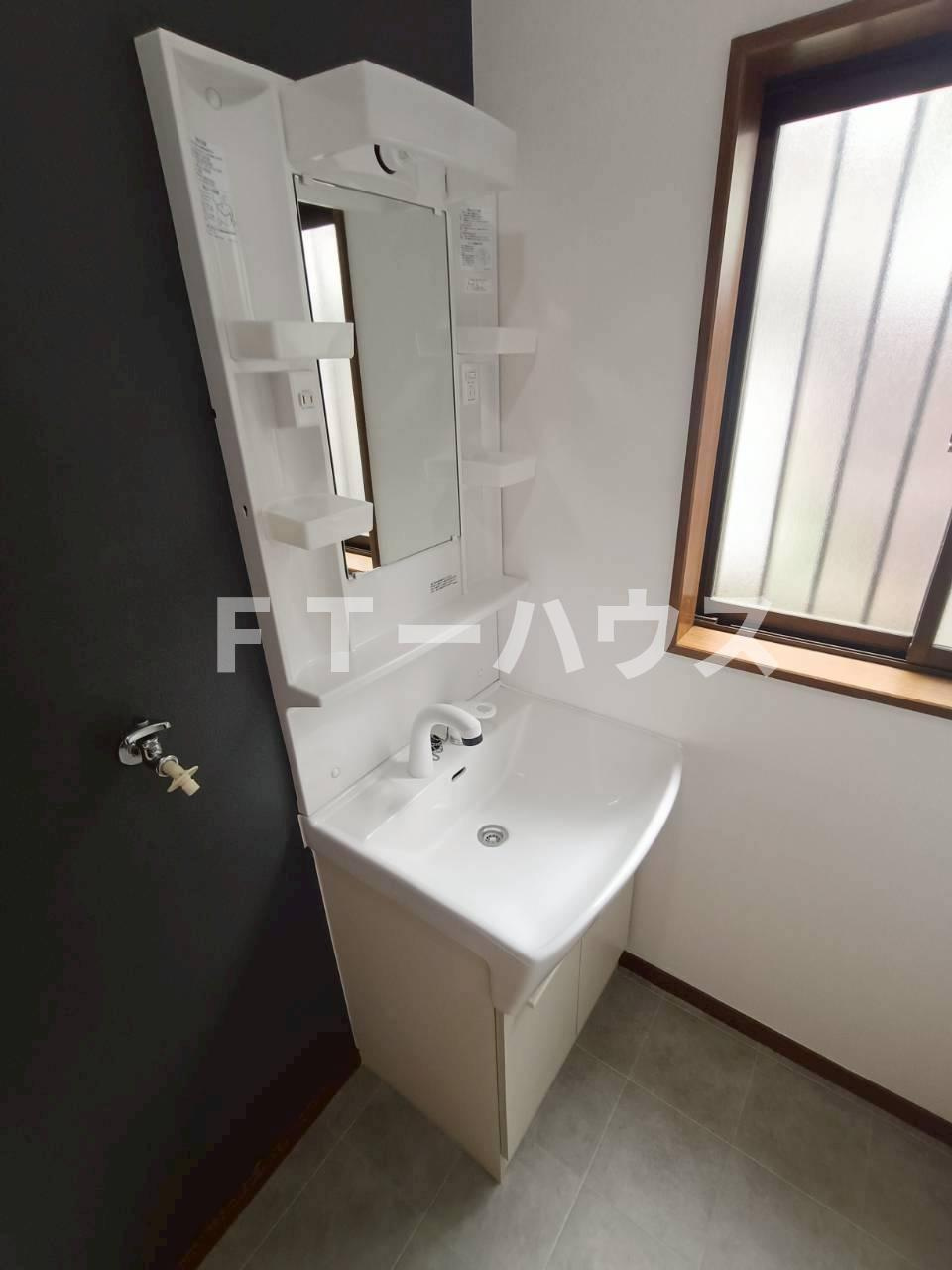 馬込町貸家の洗面所