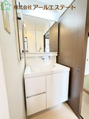 エンブレイス姫路手柄東　　　山陽電鉄「手柄駅」徒歩9分の独立洗面台
