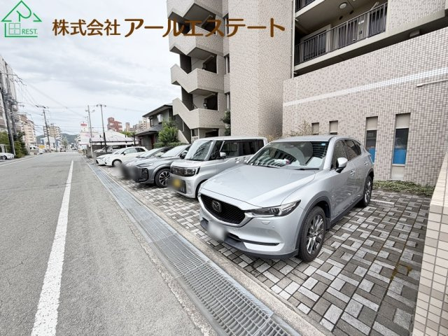 エンブレイス姫路手柄東　　　山陽電鉄「手柄駅」徒歩9分の駐車場