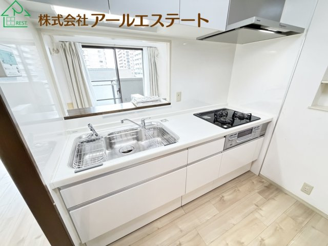 エンブレイス姫路手柄東　　　山陽電鉄「手柄駅」徒歩9分のキッチン