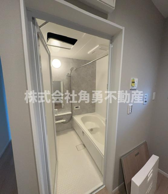 秦野市第2曽屋　新築一戸建て　3号棟の内観：施工例|《施工例》浴室