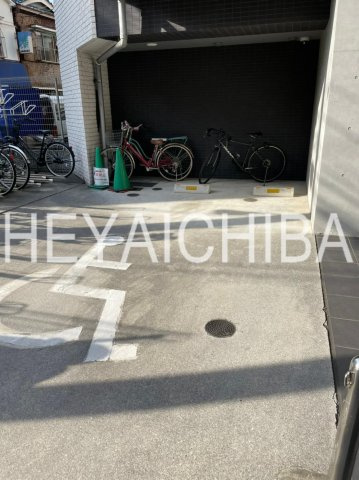 L-Flat入谷の駐車場
