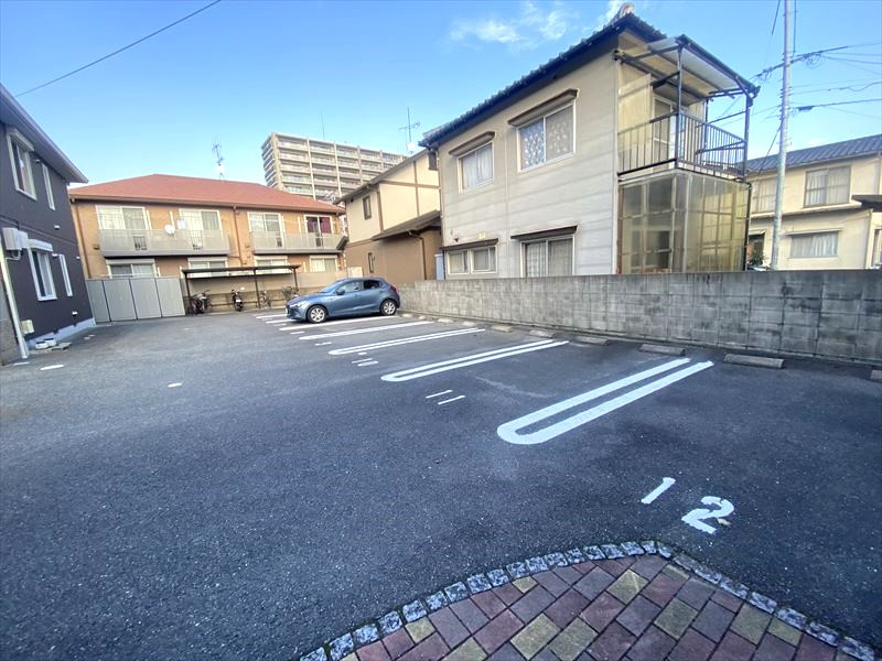 ハピネス西条　D棟の駐車場