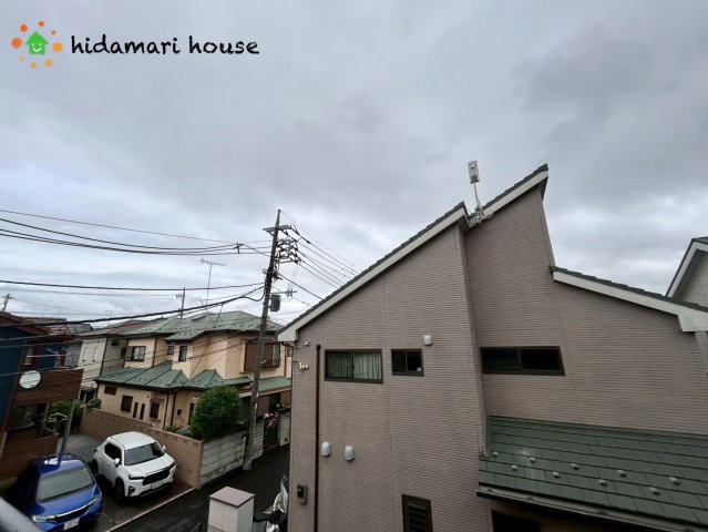 桶川市北1丁目8期　新築戸建　ブルーミング02の前面道路含む現地写真