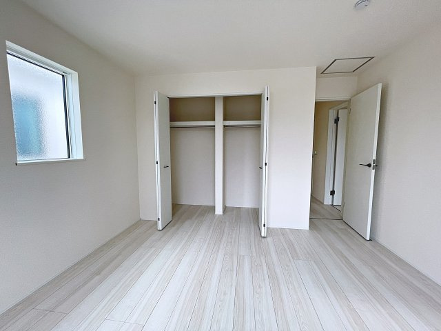 新築戸建・新築建売　玉村町斎田第2期　玉村小学校・玉村中学校の洋室|陽当たりが良い洋室はくつろぎのプライベート空間！