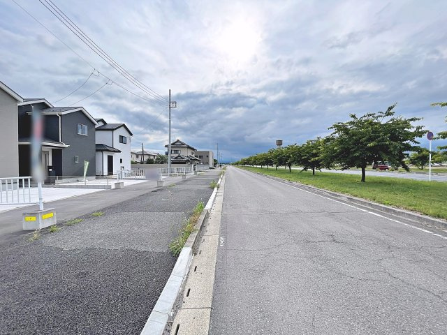 新築戸建・新築建売　玉村町斎田第2期　玉村小学校・玉村中学校の前面道路含む現地写真|前面道路