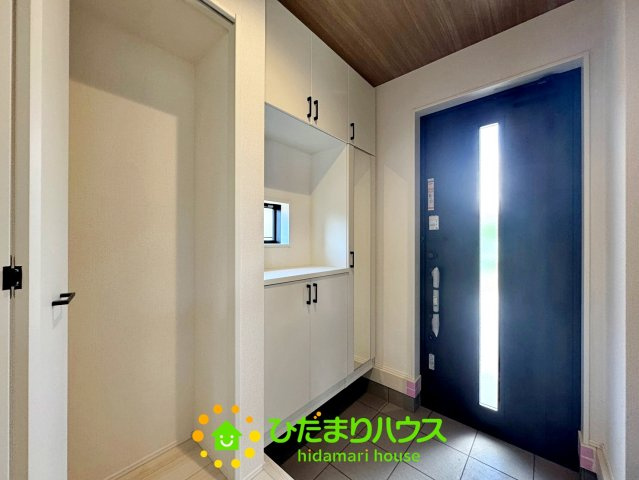 久喜市栗原6期　新築一戸建ての玄関