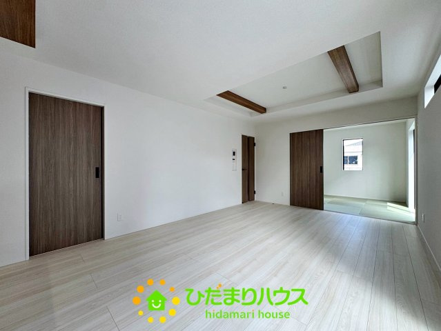 久喜市栗原6期　新築一戸建ての居間・リビング