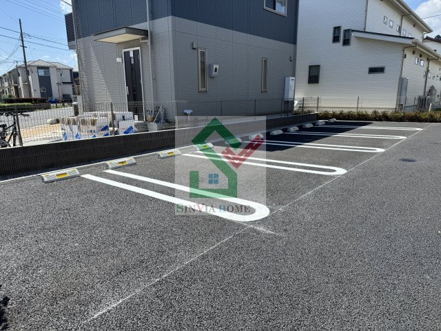 コールマイン西堀の駐車場