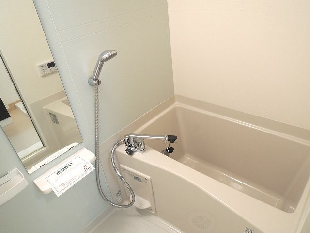サニーインプレスの浴室