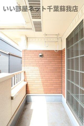 サンハイツのバルコニー|暖かな日差しのふりそそぐバルコニー