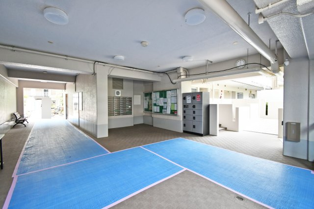 コーポ南越谷B棟のエントランス
