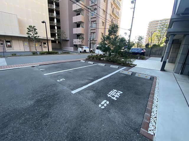 大阪市淀川区加島３丁目の賃貸マンションの駐車場|駐車場があるので、車を買う予定の方も安心です