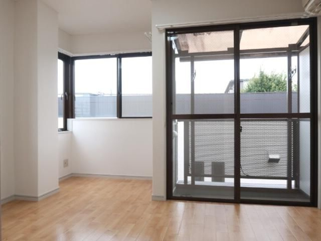 町田市鶴川５丁目の賃貸マンションの居間・リビング
