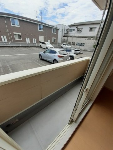 プラシードのバルコニー|陽当たり良好なバルコニーです♪