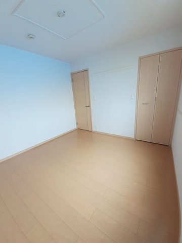 プラシードの寝室|クローゼット付の寝室です☆