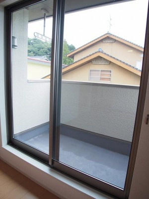 【バルコニー】 | アヴァンセＢ | 暖かな日差しのふりそそぐバルコニー
