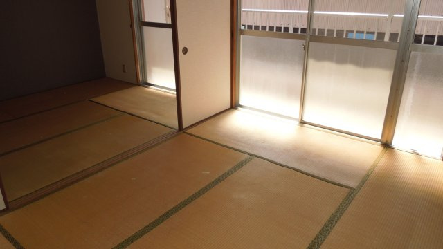 江崎第７ビルの和室