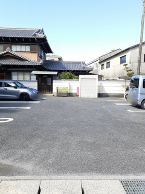 【駐車場】 | メープルリーフ