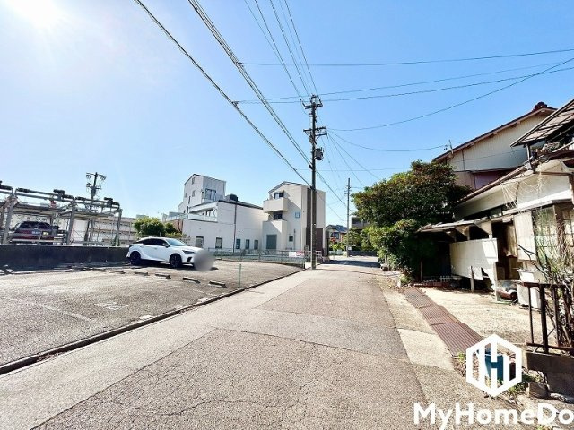 北区山田４丁目の前面道路含む現地写真