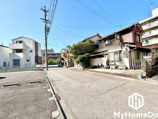 北区山田４丁目の前面道路含む現地写真