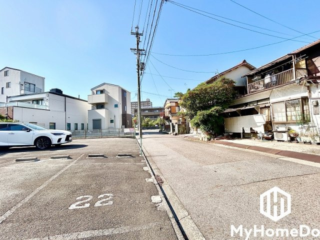 北区山田４丁目の前面道路含む現地写真