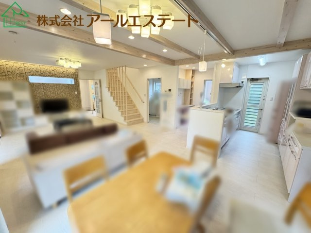 姫路市豊富町御蔭　　中古戸建の居間・リビング