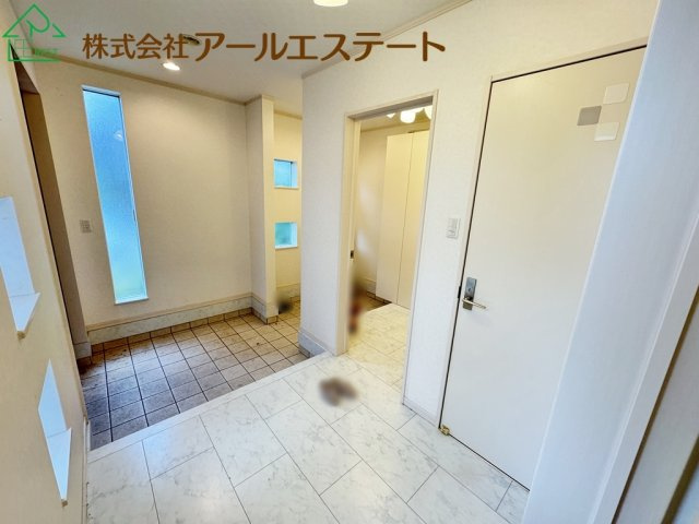 姫路市豊富町御蔭　　中古戸建の玄関