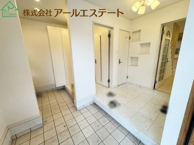 姫路市豊富町御蔭　　中古戸建の玄関