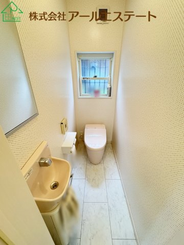 姫路市豊富町御蔭　　中古戸建のトイレ