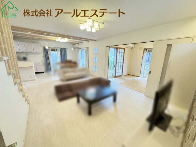 姫路市豊富町御蔭　　中古戸建の居間・リビング