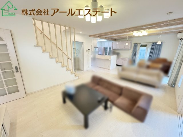 姫路市豊富町御蔭　　中古戸建の居間・リビング