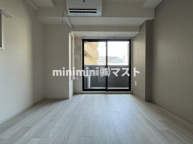 大阪市港区市岡元町１丁目の賃貸マンションの居間・リビング