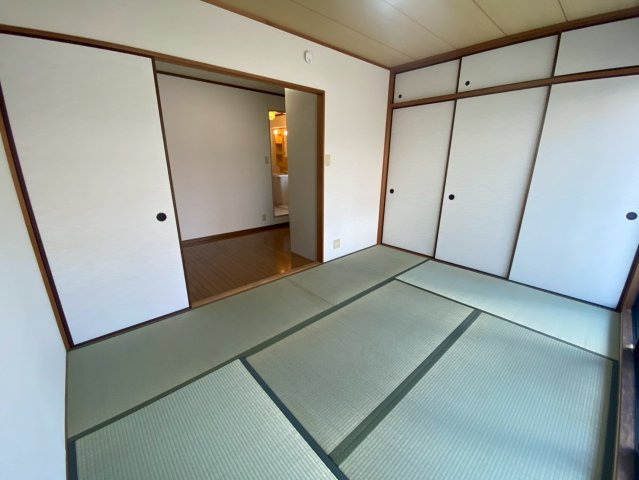 ループ若草の内装