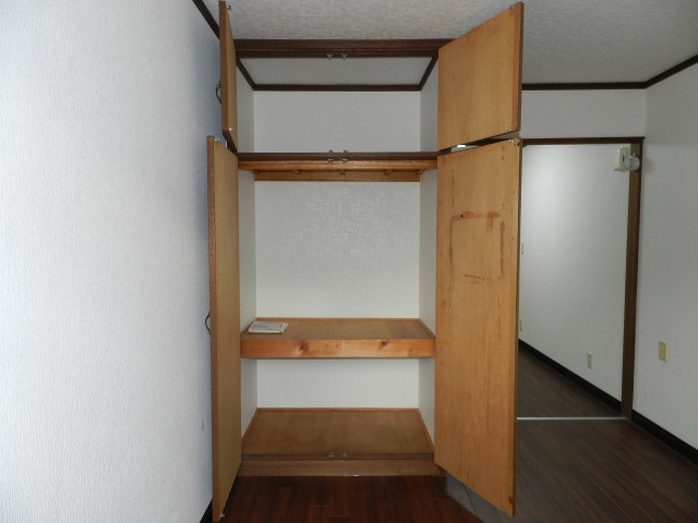 コーポ室本の収納