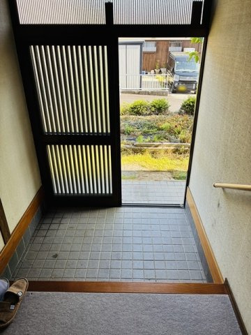 多治見市明和町5丁目　事務所付き中古住宅の玄関