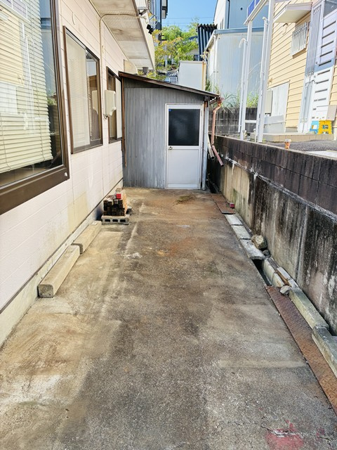 多治見市明和町5丁目　事務所付き中古住宅のその他|事務所出入口